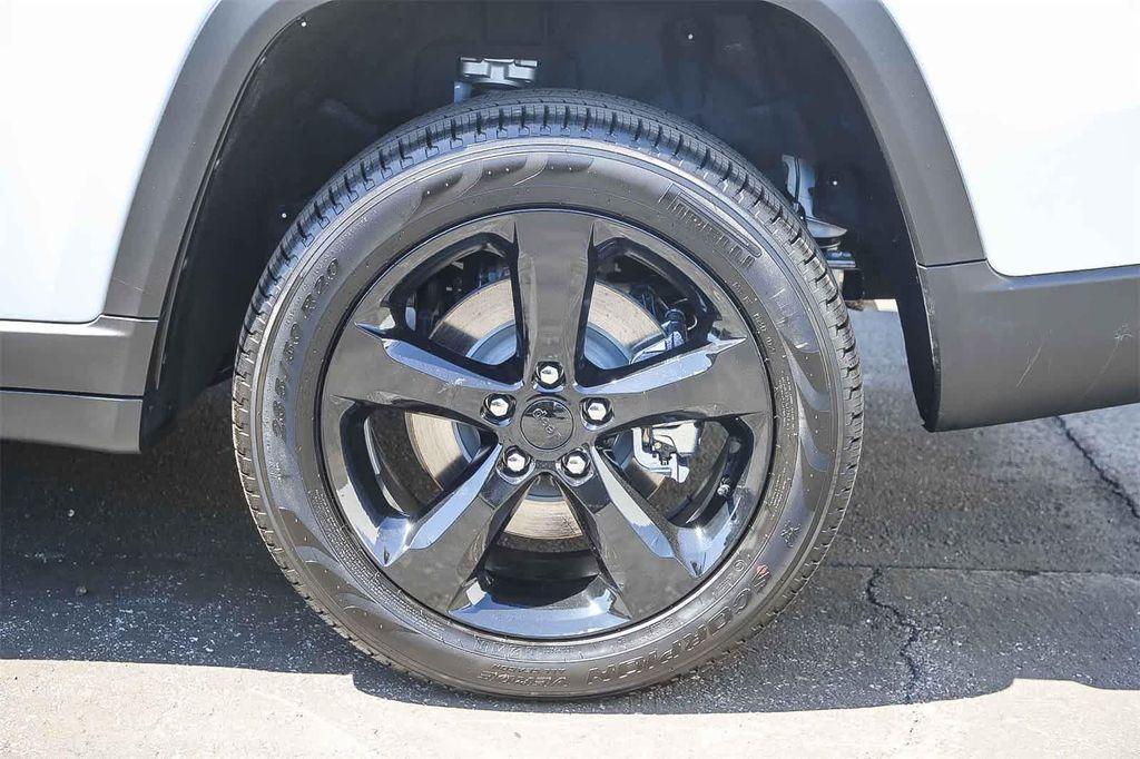 new 2025 Jeep Grand Cherokee L car, priced at $47,665