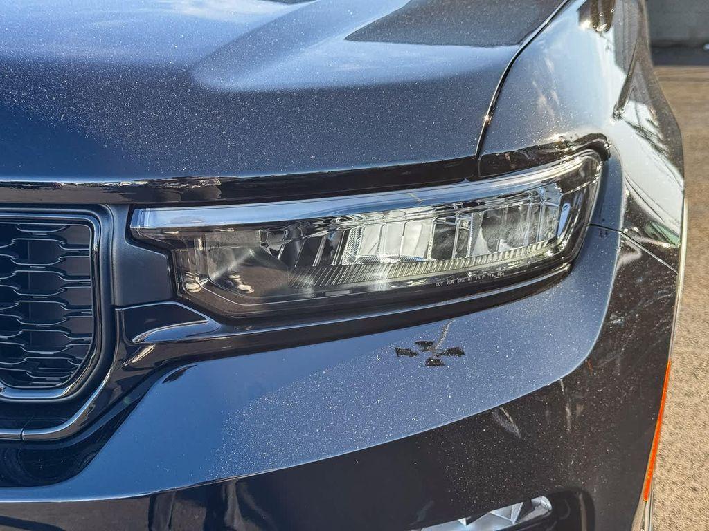 new 2025 Jeep Grand Cherokee car, priced at $47,823