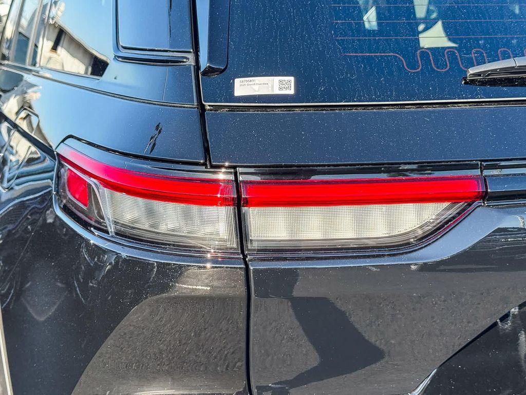 new 2025 Jeep Grand Cherokee car, priced at $47,823