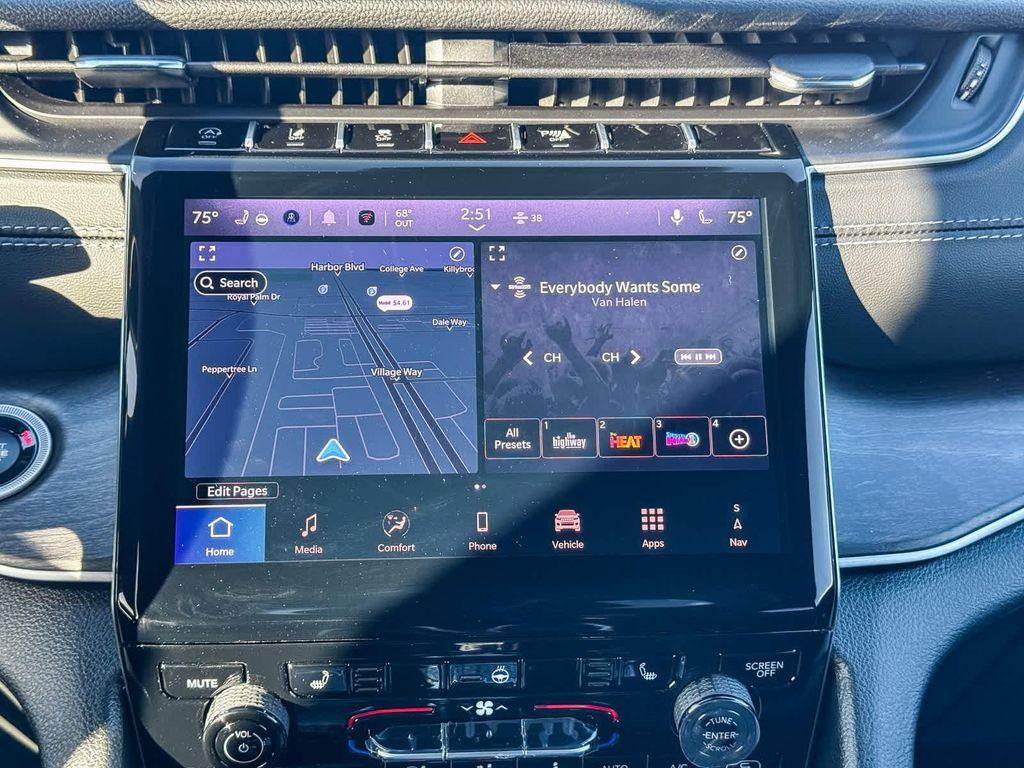 new 2025 Jeep Grand Cherokee car, priced at $47,823