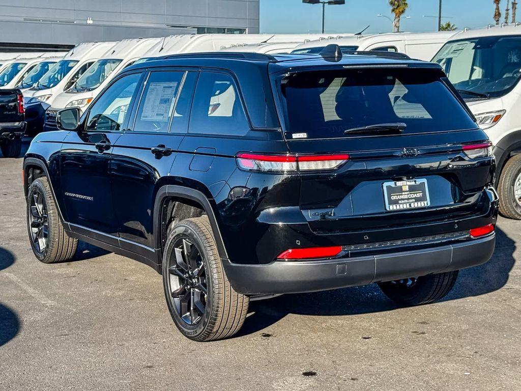 new 2025 Jeep Grand Cherokee car, priced at $47,823