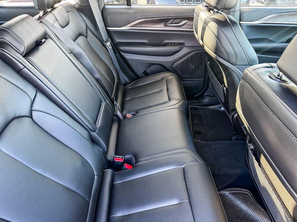 new 2025 Jeep Grand Cherokee car, priced at $47,823