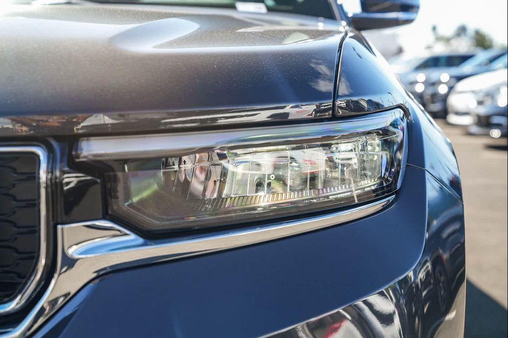 new 2025 Jeep Grand Cherokee car, priced at $41,760
