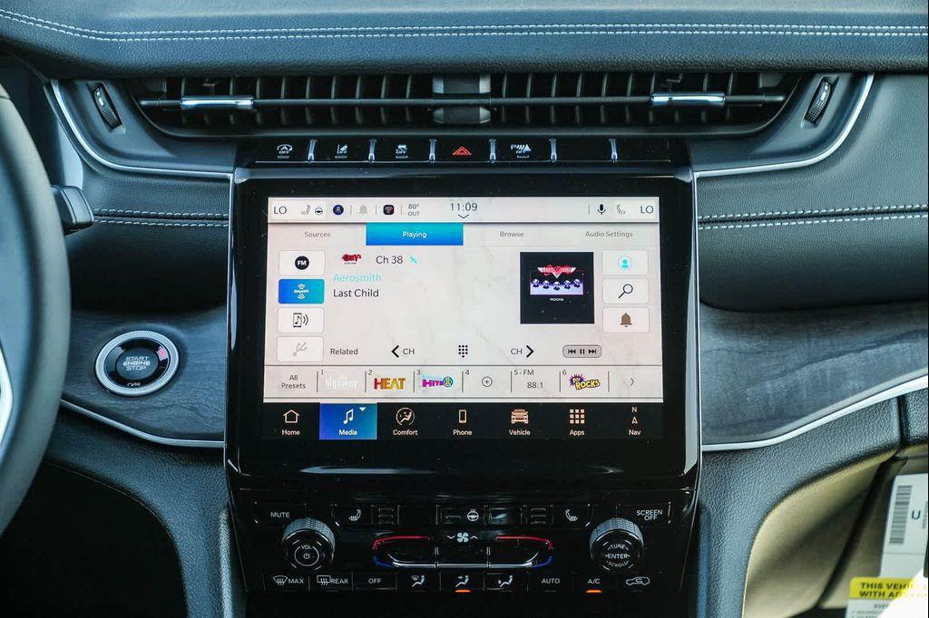 new 2025 Jeep Grand Cherokee car, priced at $41,760