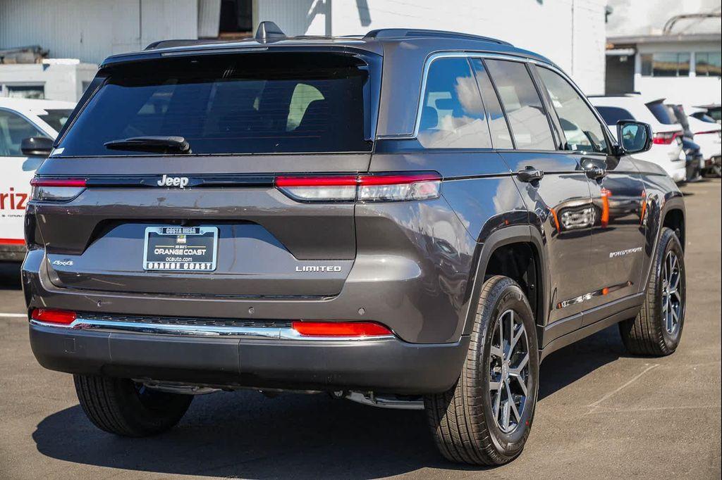 new 2025 Jeep Grand Cherokee car, priced at $41,760