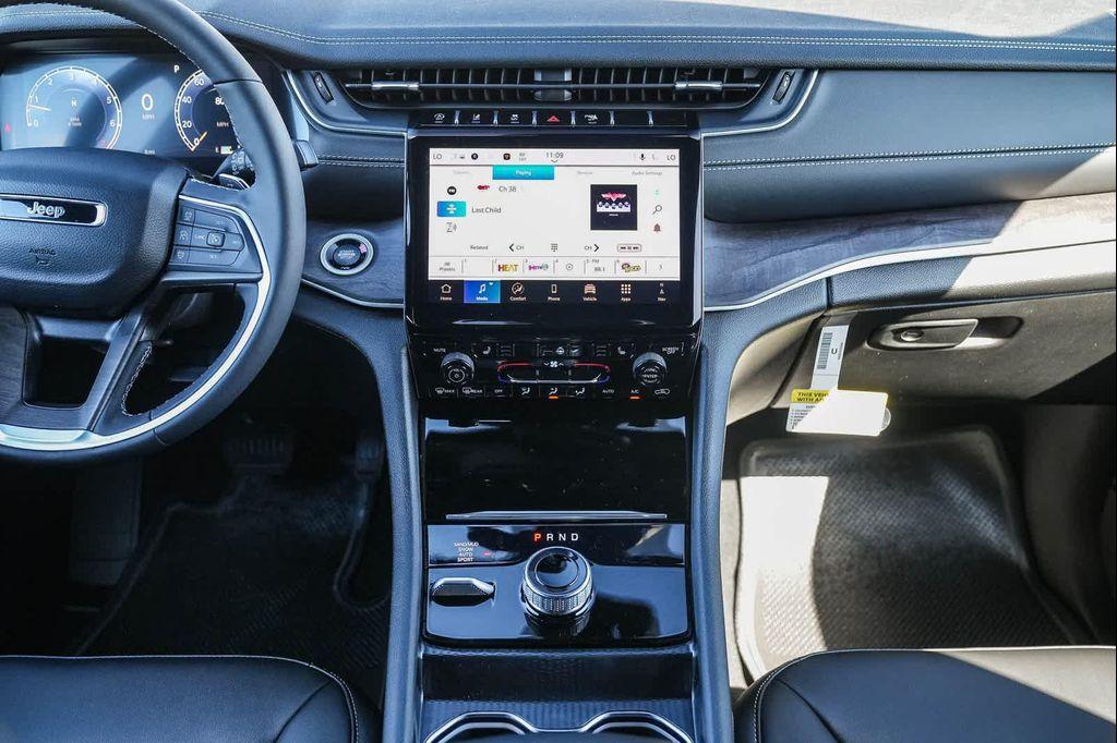 new 2025 Jeep Grand Cherokee car, priced at $41,760