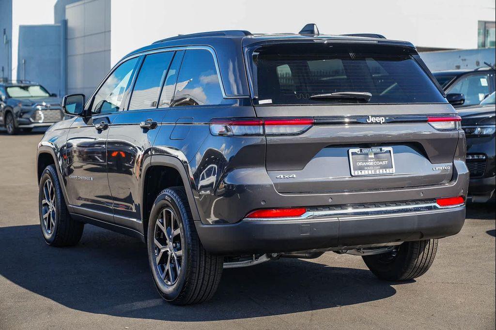 new 2025 Jeep Grand Cherokee car, priced at $41,760