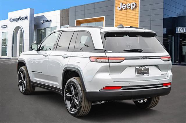 new 2025 Jeep Grand Cherokee car, priced at $43,992