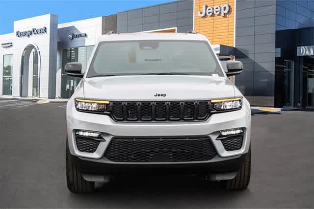 new 2025 Jeep Grand Cherokee car, priced at $43,992