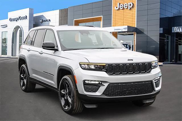 new 2025 Jeep Grand Cherokee car, priced at $43,992