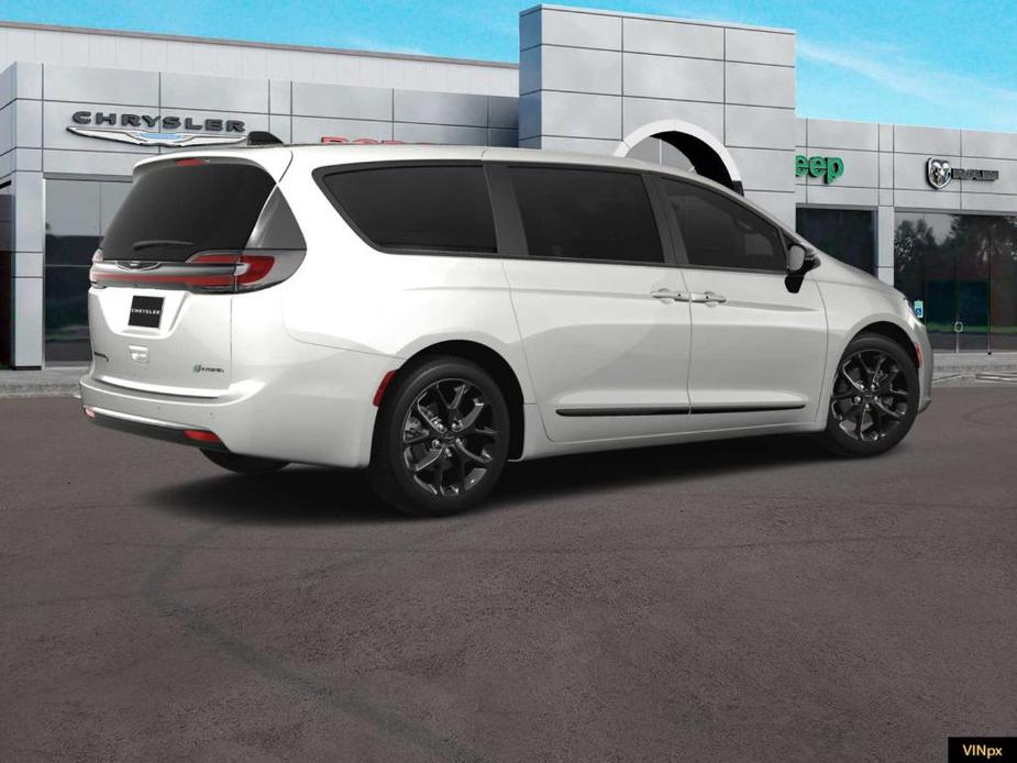 new 2024 Chrysler Pacifica Hybrid car, priced at $54,105