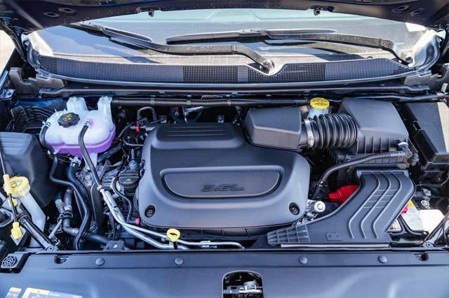 new 2025 Chrysler Pacifica car, priced at $39,920