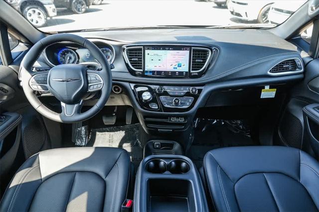 new 2025 Chrysler Pacifica car, priced at $39,920