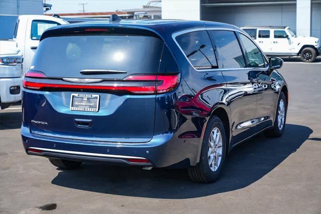 new 2025 Chrysler Pacifica car, priced at $39,920