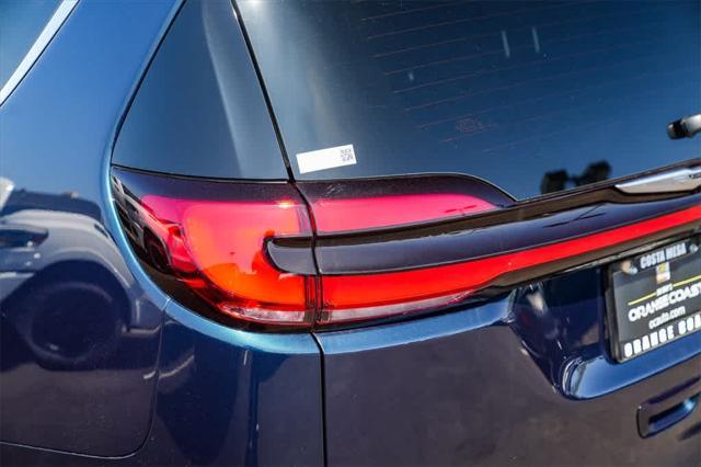 new 2025 Chrysler Pacifica car, priced at $39,920