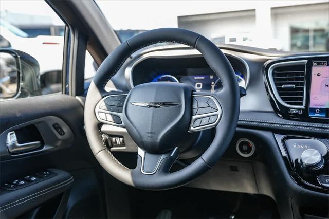 new 2025 Chrysler Pacifica car, priced at $39,920