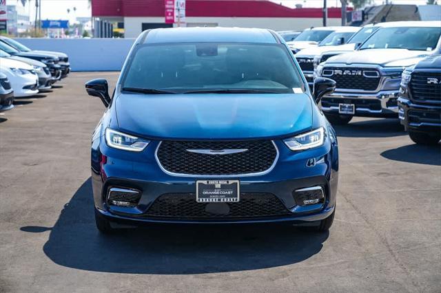 new 2025 Chrysler Pacifica car, priced at $39,920