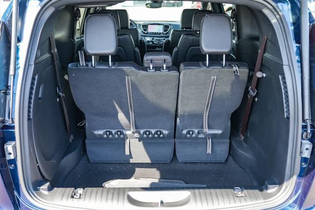 new 2025 Chrysler Pacifica car, priced at $39,920