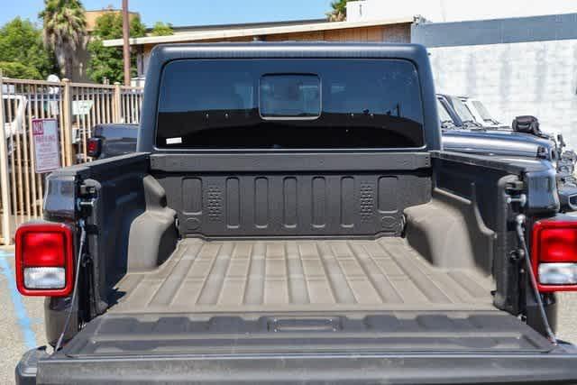 new 2024 Jeep Gladiator car, priced at $35,572