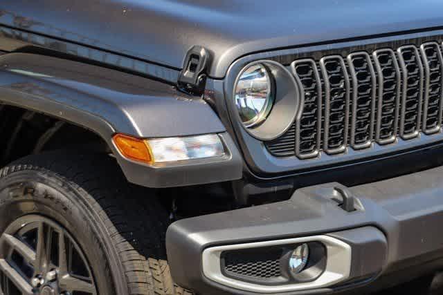 new 2024 Jeep Gladiator car, priced at $35,572