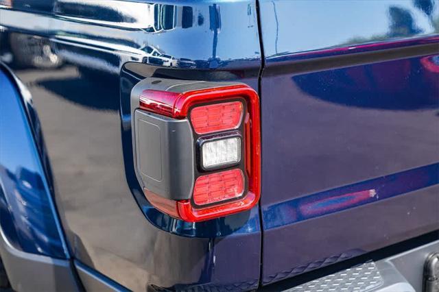 new 2025 Jeep Gladiator car, priced at $49,185