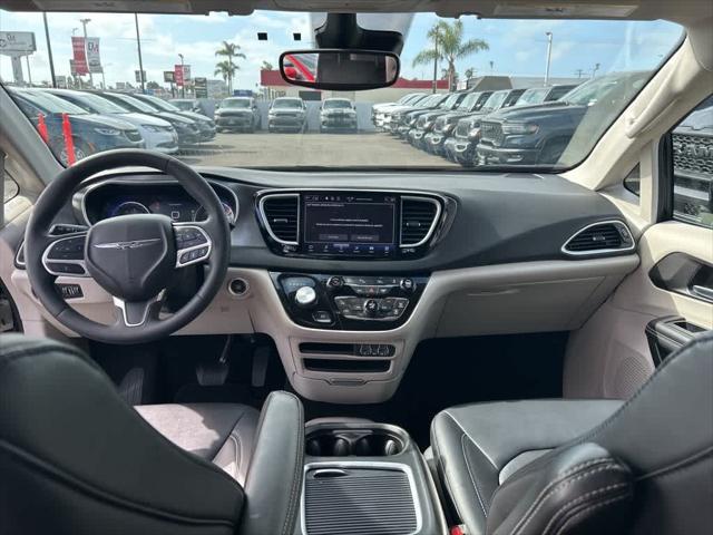 used 2024 Chrysler Pacifica car, priced at $29,200