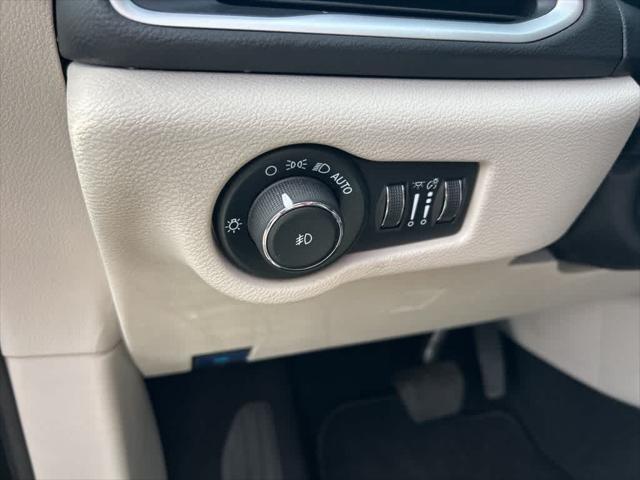 used 2024 Chrysler Pacifica car, priced at $29,200