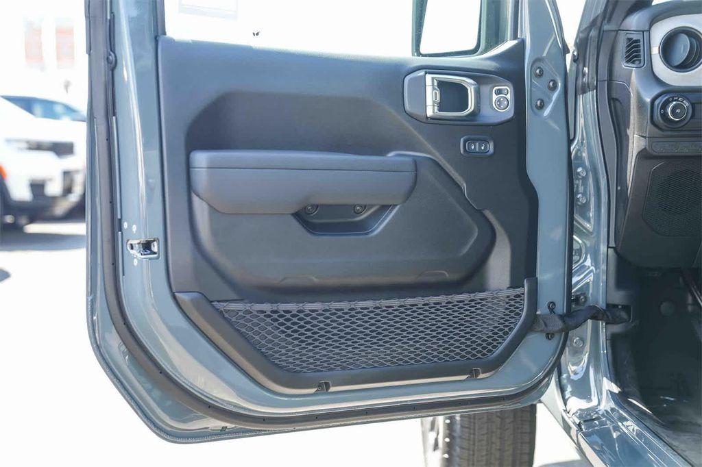 new 2025 Jeep Wrangler car, priced at $42,525