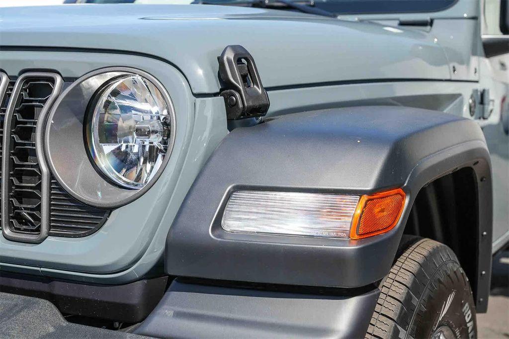 new 2025 Jeep Wrangler car, priced at $42,525