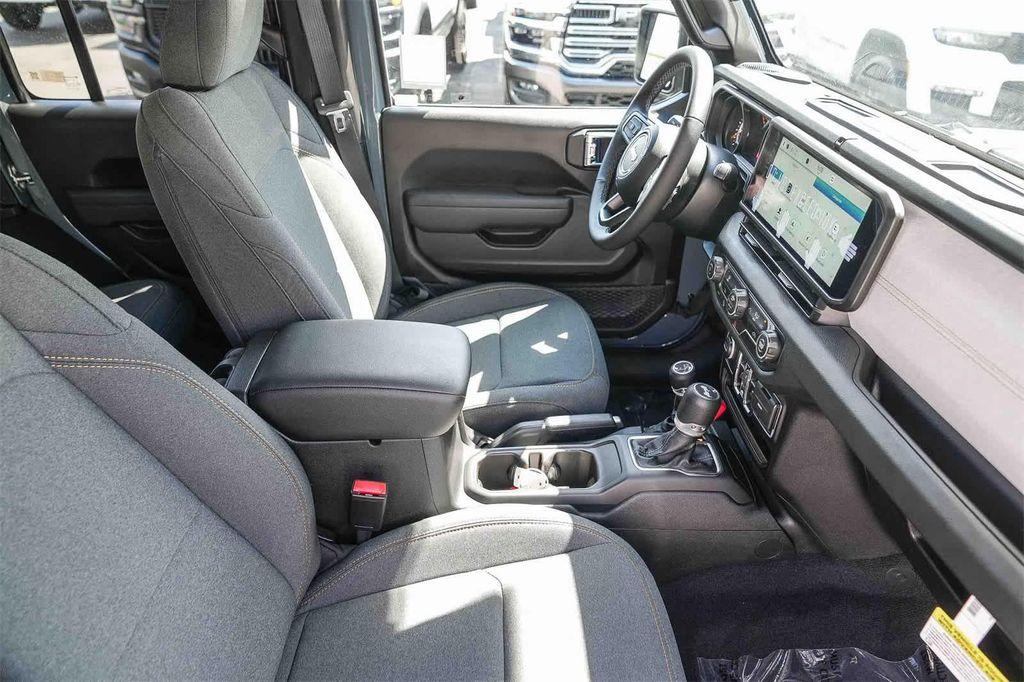 new 2025 Jeep Wrangler car, priced at $42,525