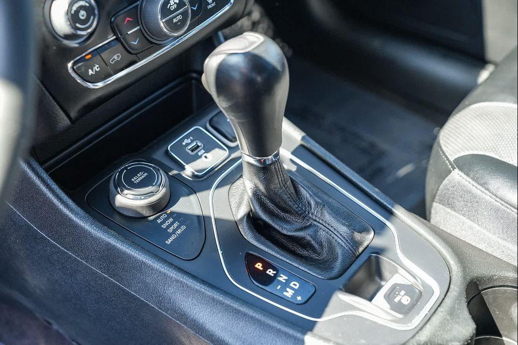 used 2022 Jeep Cherokee car, priced at $22,675