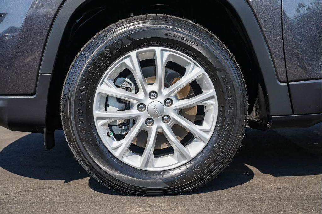 used 2022 Jeep Cherokee car, priced at $22,675