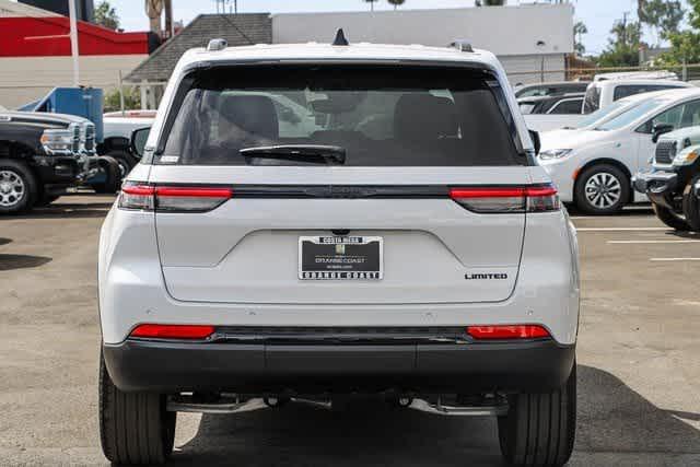 new 2024 Jeep Grand Cherokee car, priced at $44,925