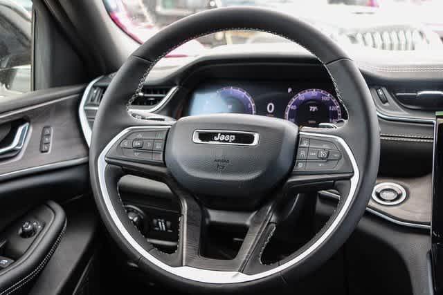 new 2024 Jeep Grand Cherokee car, priced at $40,904