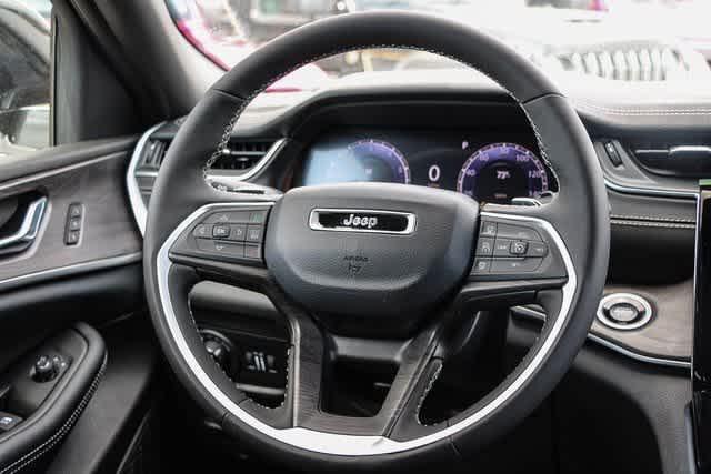 new 2024 Jeep Grand Cherokee car, priced at $44,925