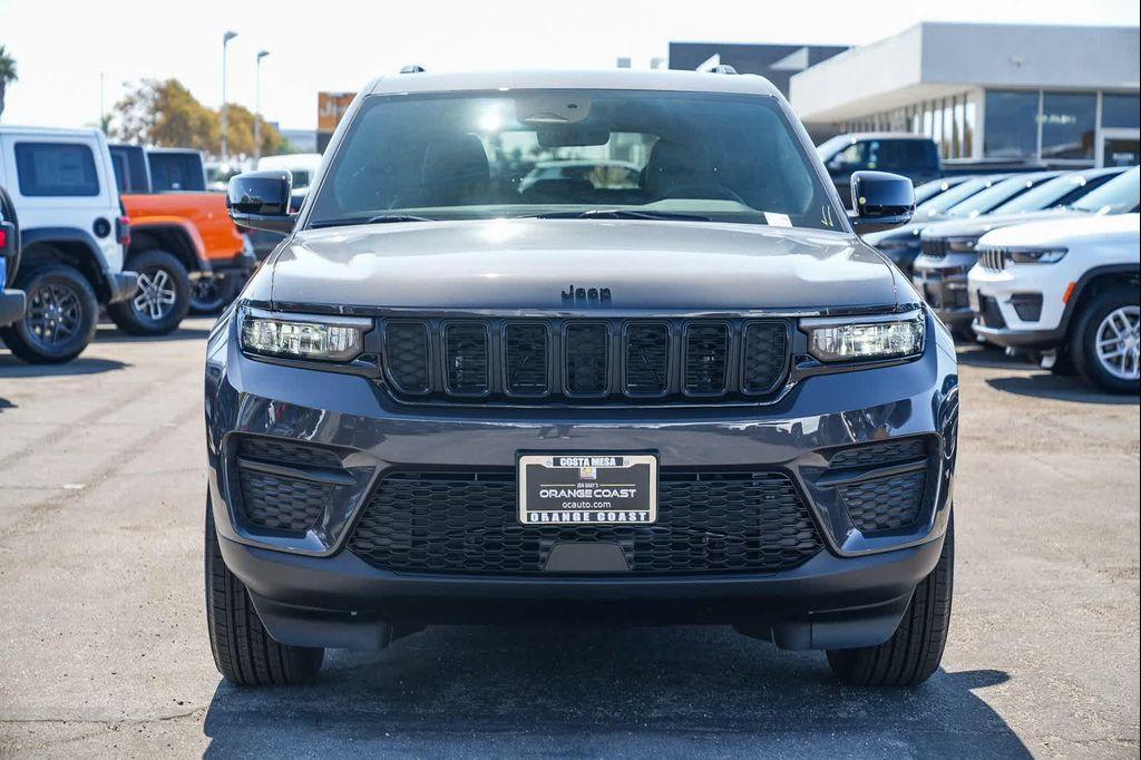 new 2025 Jeep Grand Cherokee car, priced at $34,480