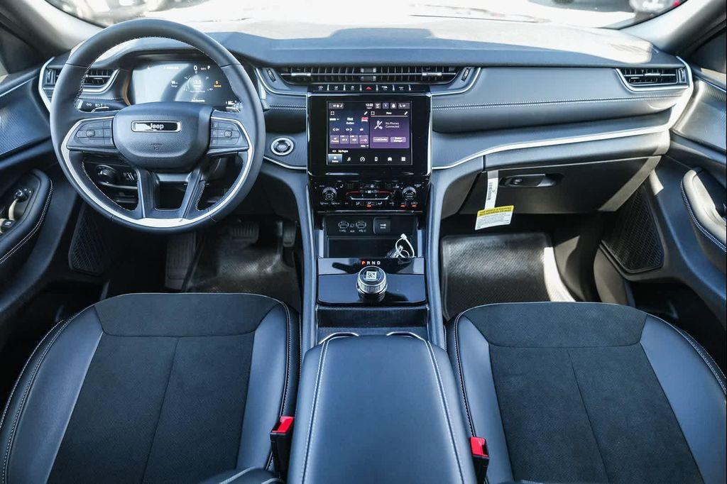 new 2025 Jeep Grand Cherokee car, priced at $34,480