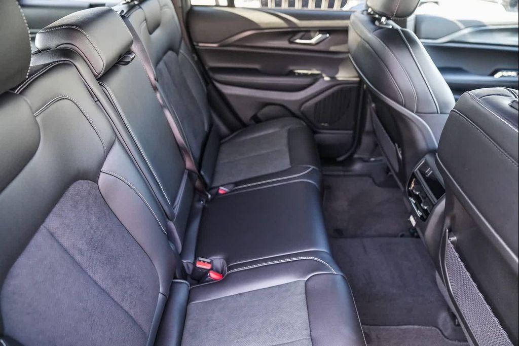 new 2025 Jeep Grand Cherokee car, priced at $34,480