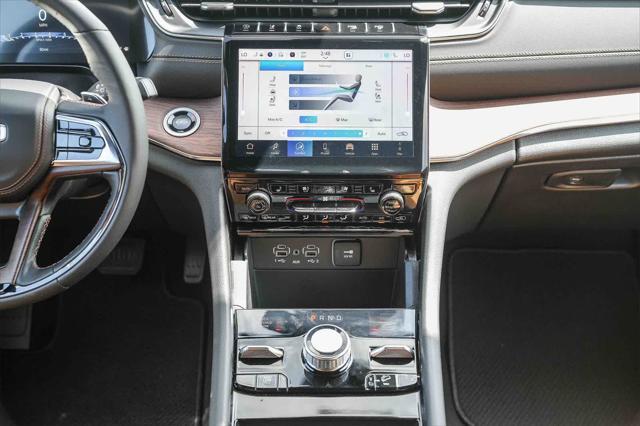 new 2025 Jeep Grand Cherokee car, priced at $48,705