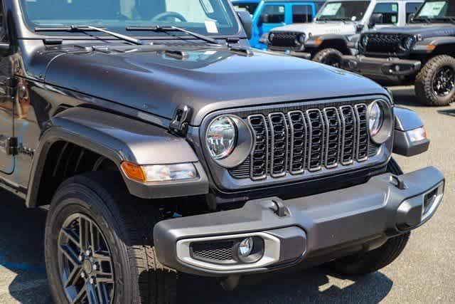 new 2024 Jeep Gladiator car, priced at $35,572