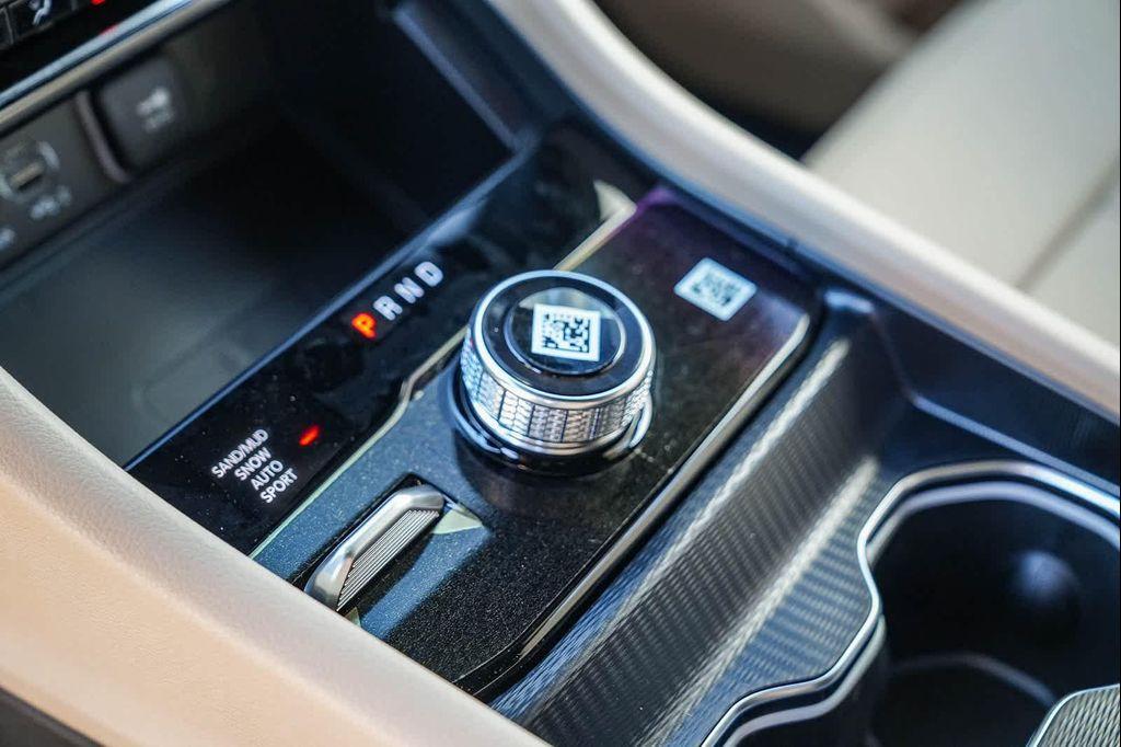 new 2025 Jeep Grand Cherokee car, priced at $49,680