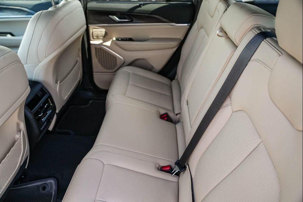 new 2025 Jeep Grand Cherokee car, priced at $49,680