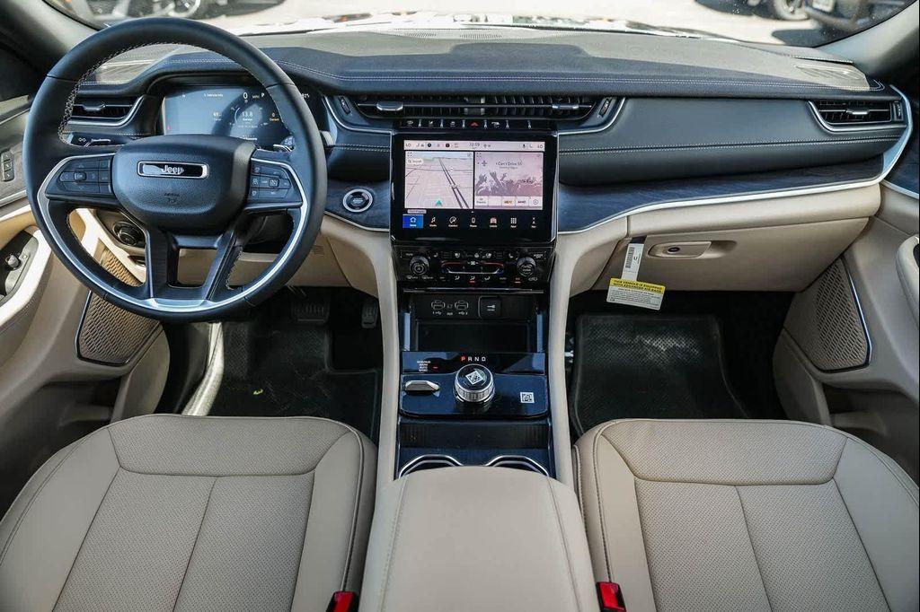 new 2025 Jeep Grand Cherokee car, priced at $49,680