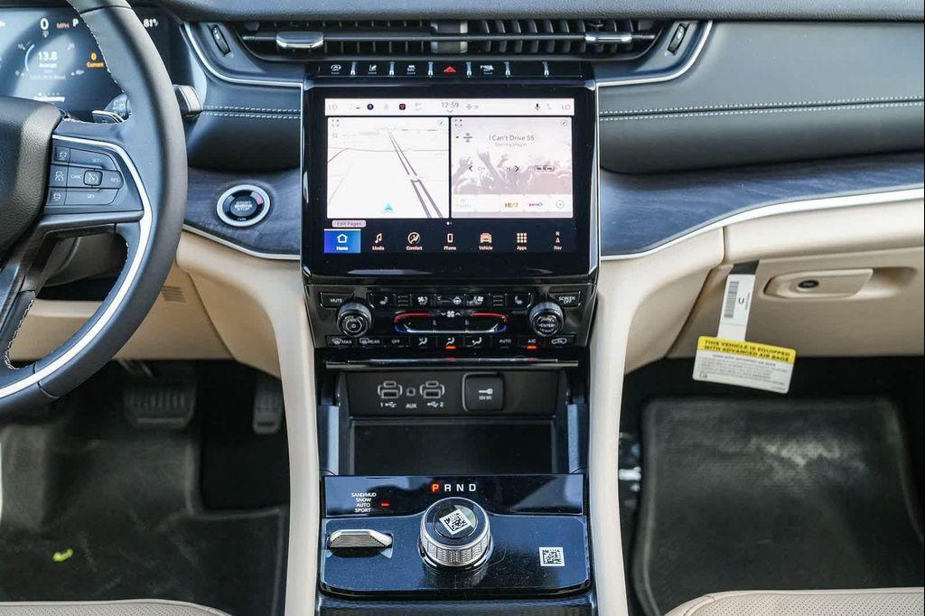 new 2025 Jeep Grand Cherokee car, priced at $49,680