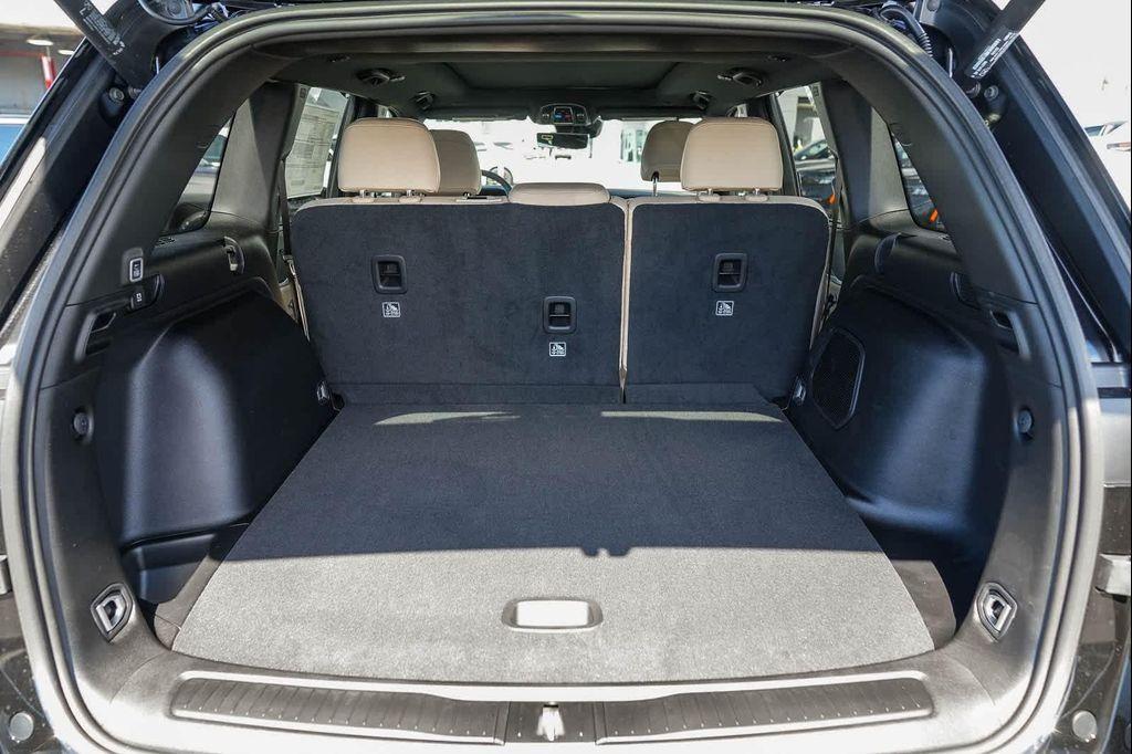 new 2025 Jeep Grand Cherokee car, priced at $49,680
