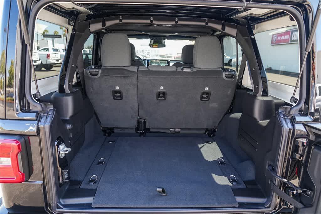 new 2025 Jeep Wrangler car, priced at $46,185