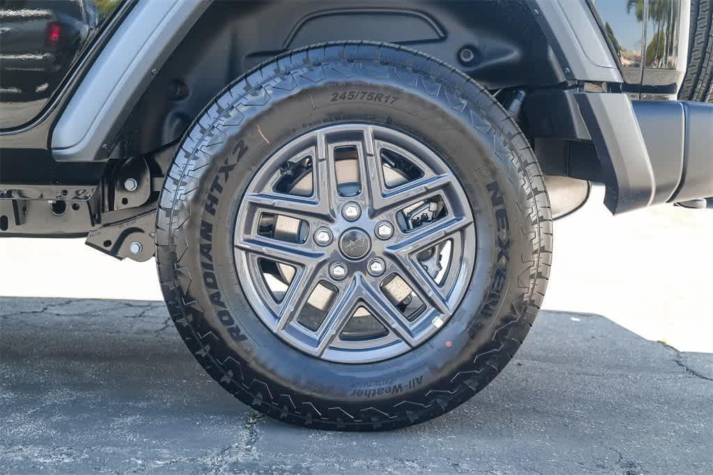 new 2025 Jeep Wrangler car, priced at $46,185