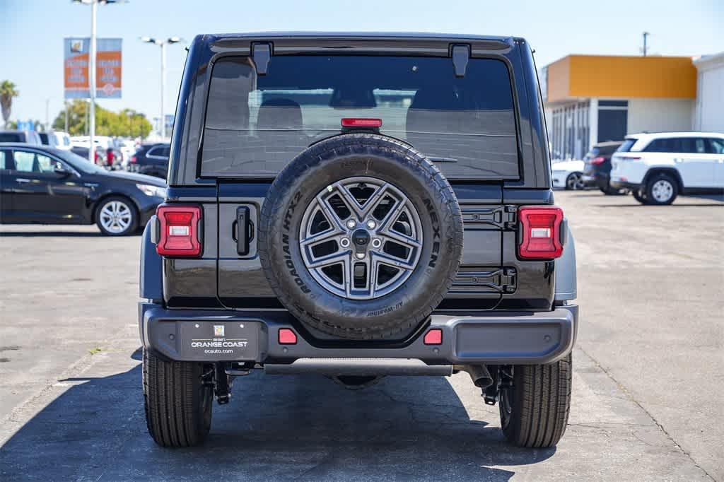new 2025 Jeep Wrangler car, priced at $46,185