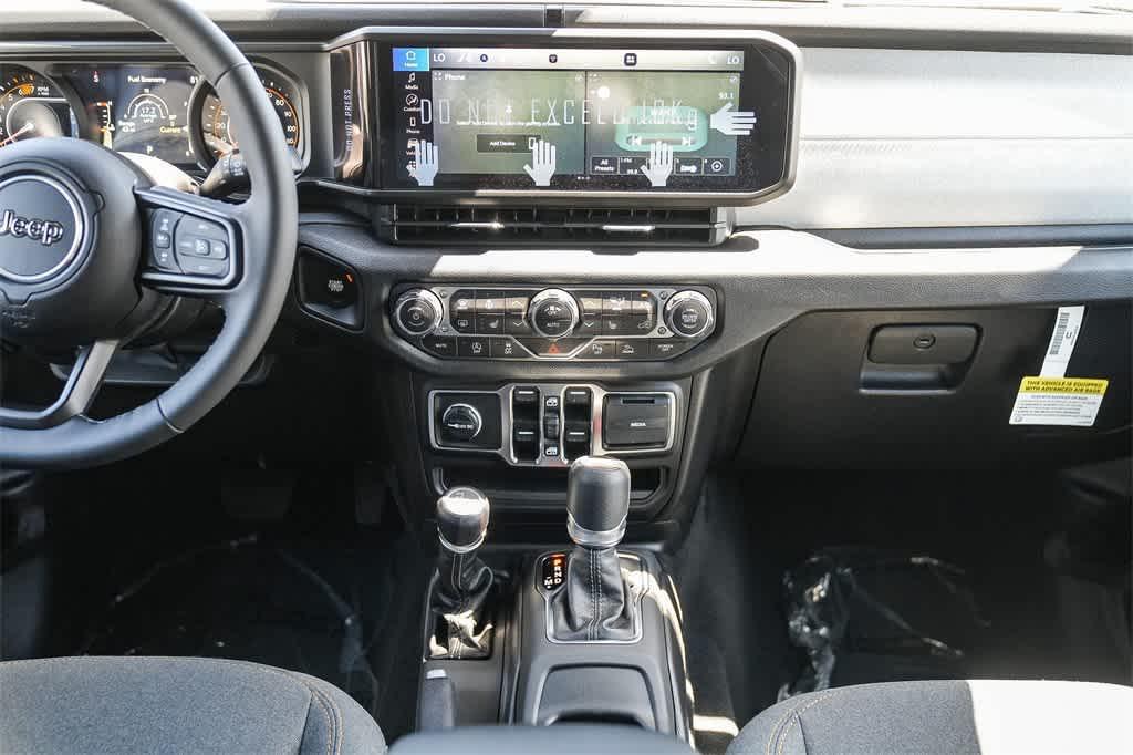 new 2025 Jeep Wrangler car, priced at $46,185