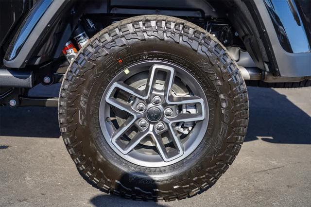 new 2025 Jeep Gladiator car, priced at $53,282